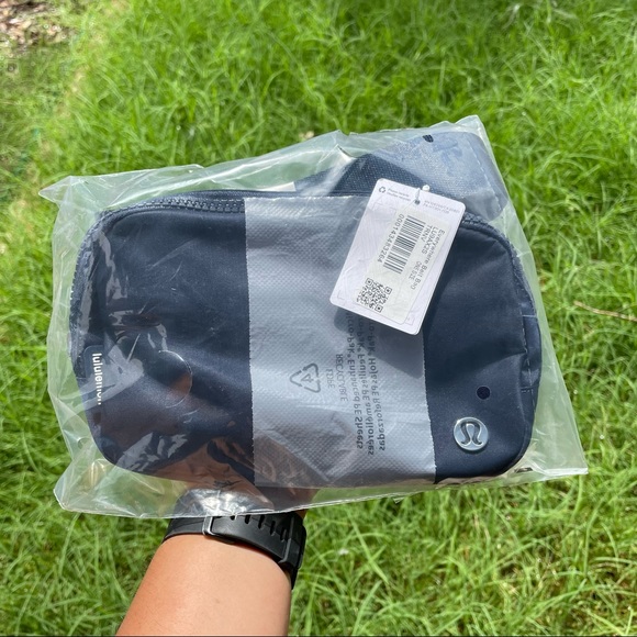 lululemon athletica Handbags - NWT Lululemon Everywhere Belt Bag